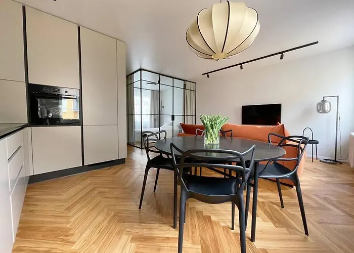 New Chic & Minimal Old Town Flat